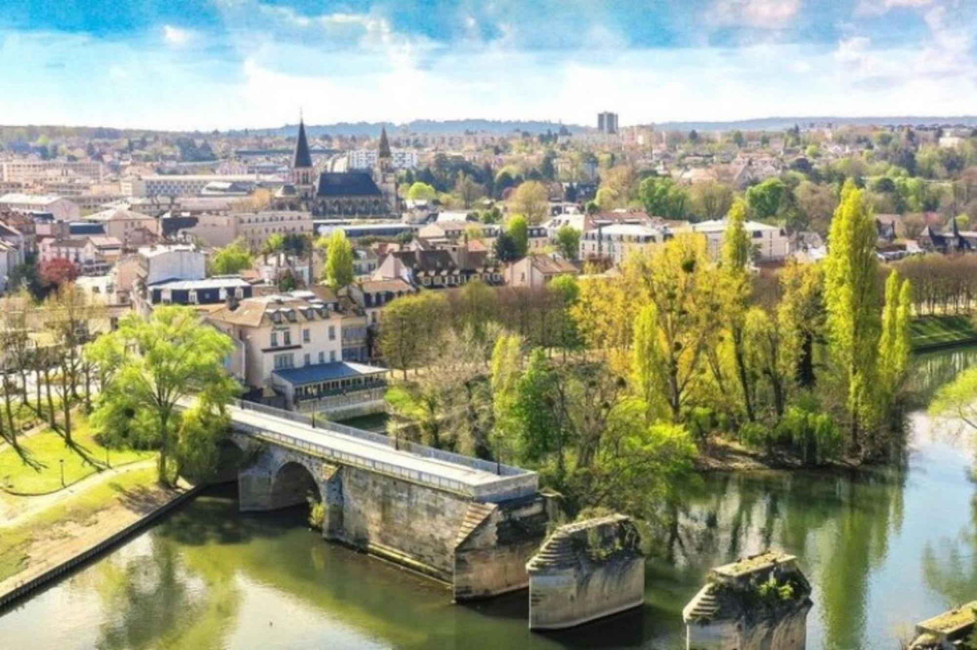 ポワシーL'Instant Paris - Proche Gare & Quai De Seineアパートメント エクステリア 写真